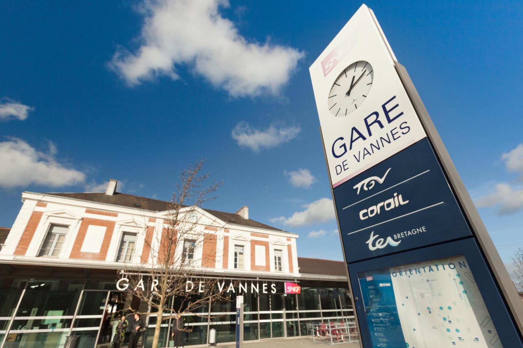 Ibis Styles Vannes Gare Centre Eksteriør billede
